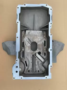 12559305 CHEVROLET Vette Oil Pan Batwing Bat Wing Gull Chevy