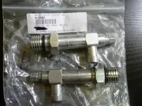 H-2590 COUNTRY CLIPPER Oil Drain Fitting