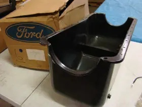 E7HZ6675B FORD Oil Pan Nos F600 F700 429