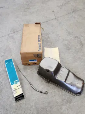 360010 GM Nos Oil Pan Block Kit 70S 305 350 Chevy Chevrolet
