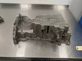 12575368 GMC Engine Oil Pan Acadia #2