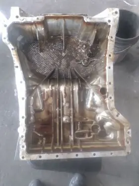 C250 MERCEDES Oil Pan #2