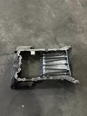 642-014-58-02 MERCEDES Upper Oil Pan Sprinter #2