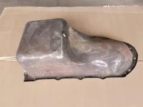 311.GM2S56 PONTIAC Oil Pan #2
