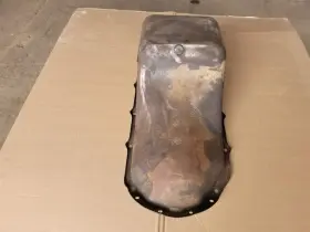 311.GM2S56 PONTIAC Oil Pan #3