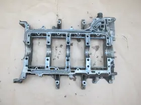 9281011096R PORSCHE Engine Motor Upper Oil Pan S4