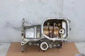 12111-21030 TOYOTA Upper Oil Pan Engine Xa Xb 454 Scion Yaris